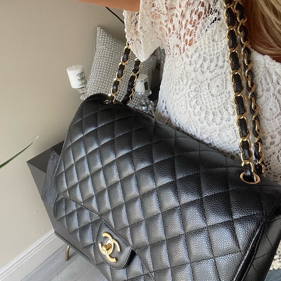 Host pick 🎉🎉 jumboChanel caviar gorgeous in new condition  🎉🎉 - Picture 16 of 16